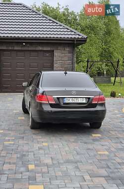 Седан Mercedes-Benz E-Class 2010 в 