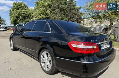 Седан Mercedes-Benz E-Class 2011 в 