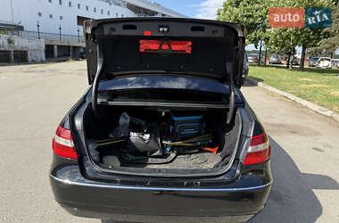 Седан Mercedes-Benz E-Class 2011 в 