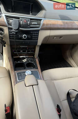 Седан Mercedes-Benz E-Class 2011 в 
