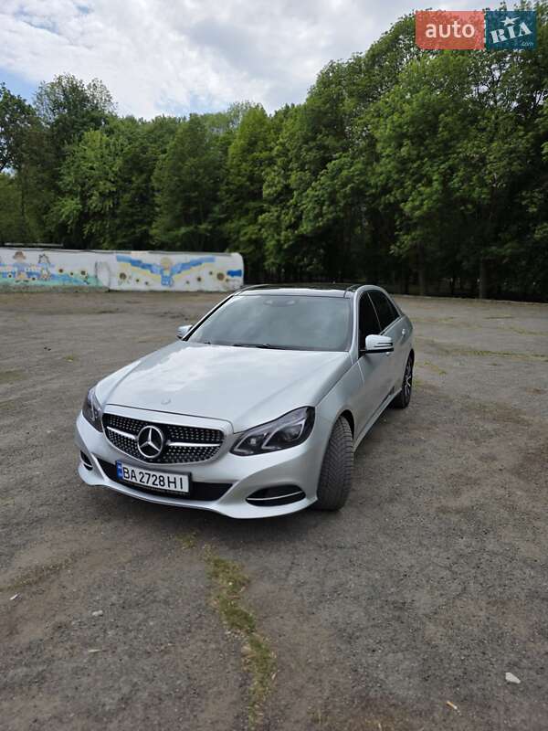 Седан Mercedes-Benz E-Class 2013 в Умані