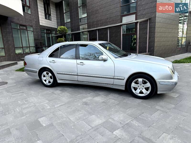 Mercedes-Benz E-Class 2000