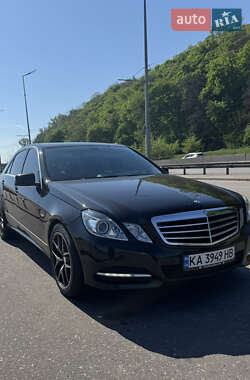 Седан Mercedes-Benz E-Class 2009 в Киеве