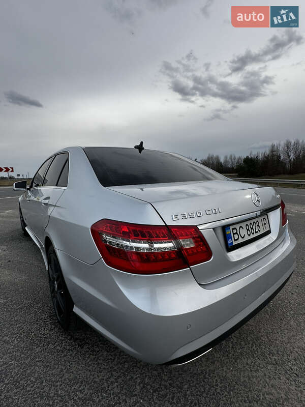 Седан Mercedes-Benz E-Class 2010 в Бучачі