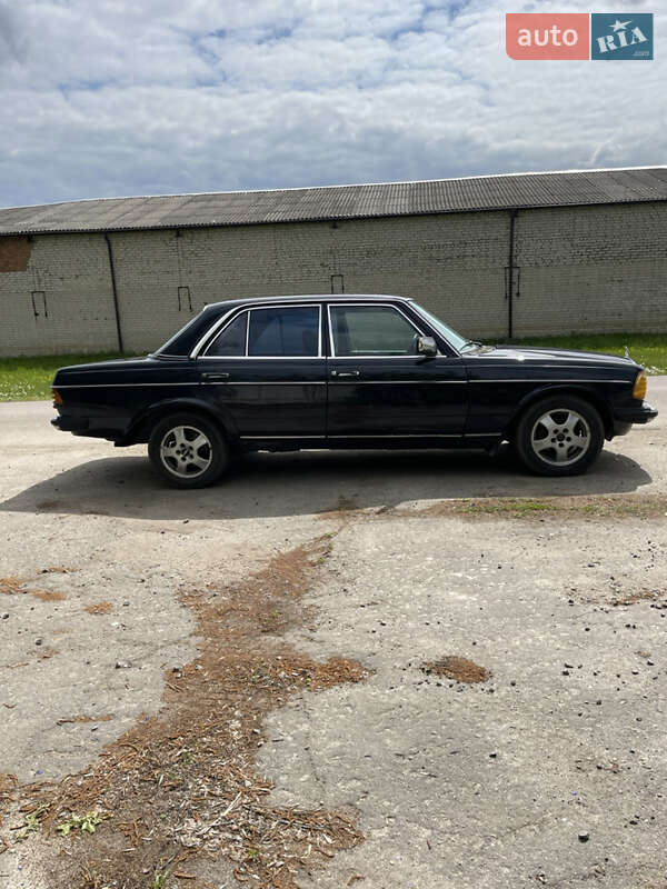 Седан Mercedes-Benz E-Class 1983 в Рівному