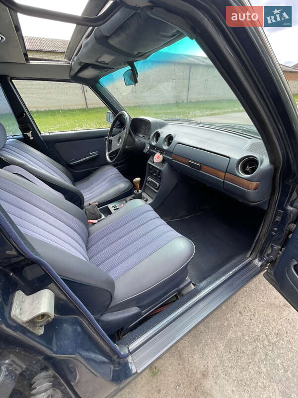 Седан Mercedes-Benz E-Class 1983 в Рівному