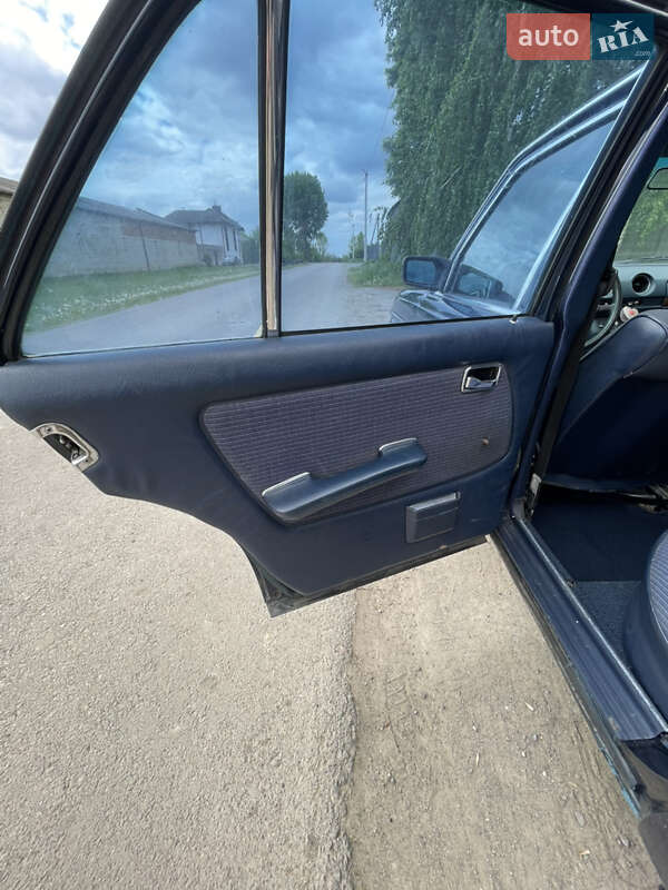 Седан Mercedes-Benz E-Class 1983 в Рівному