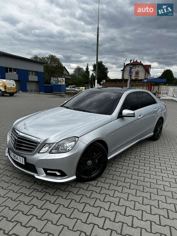 Седан Mercedes-Benz E-Class 2010 в Бучачі