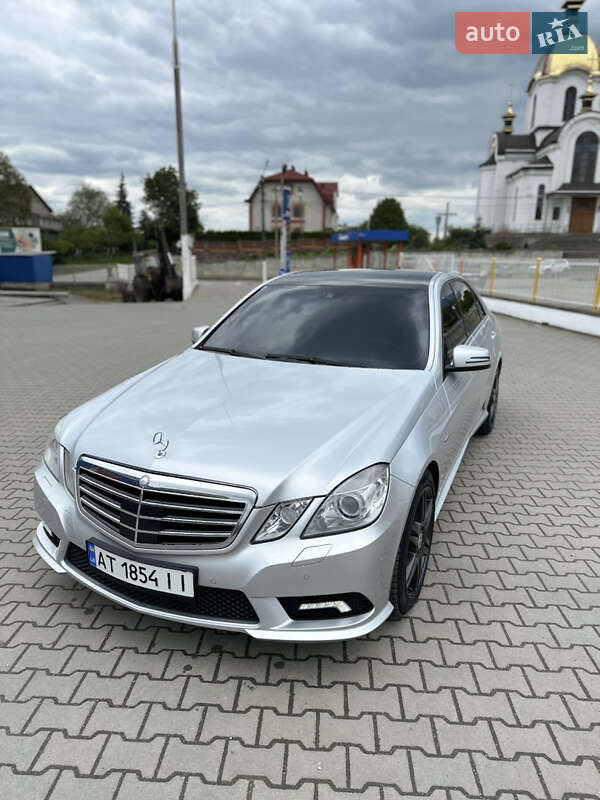 Седан Mercedes-Benz E-Class 2010 в Бучачі