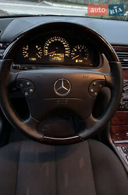 Седан Mercedes-Benz E-Class 2001 в 