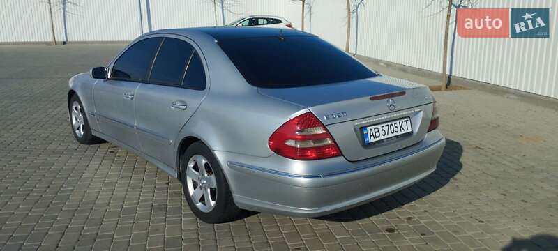 Седан Mercedes-Benz E-Class 2004 в Гайсине