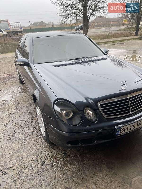 Mercedes-Benz E-Class 2002