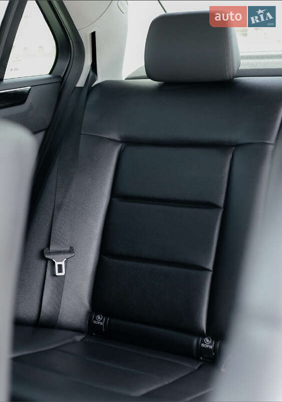 Седан Mercedes-Benz E-Class 2012 в Ужгороде