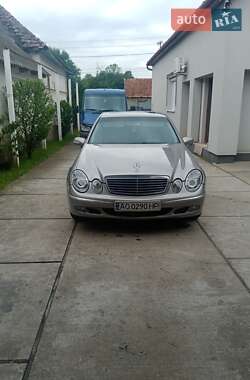 Седан Mercedes-Benz E-Class 2003 в Виноградове