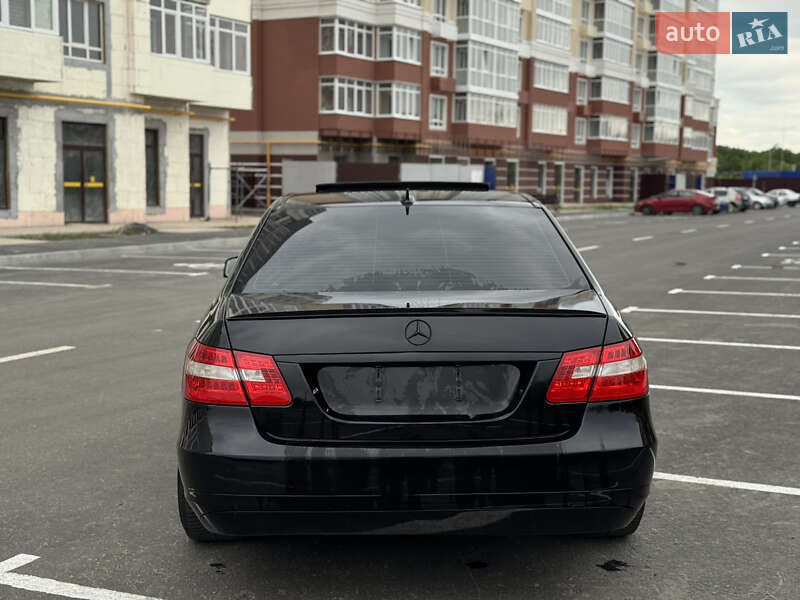 Седан Mercedes-Benz E-Class 2012 в Умані