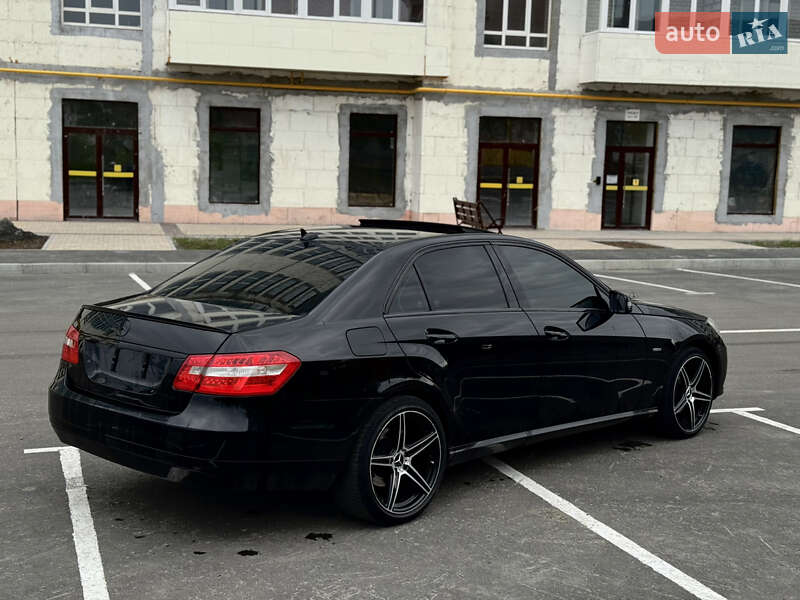 Седан Mercedes-Benz E-Class 2012 в Умані