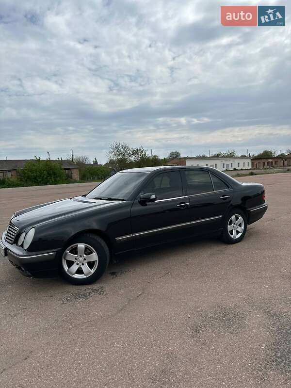 Седан Mercedes-Benz E-Class 1999 в Києві