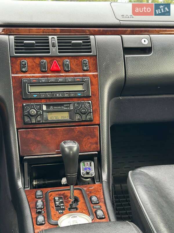 Седан Mercedes-Benz E-Class 1999 в Києві