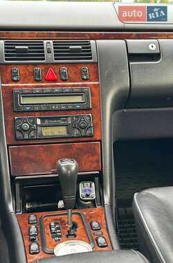 Седан Mercedes-Benz E-Class 1999 в 