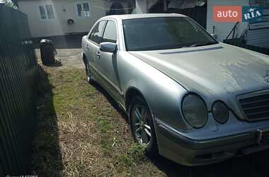 Седан Mercedes-Benz E-Class 2000 в Баранівці