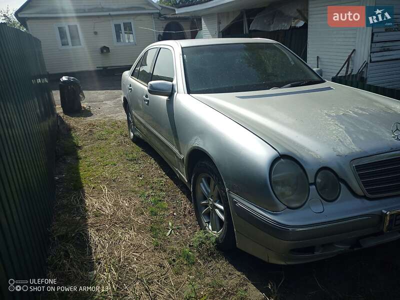 Mercedes-Benz E-Class 2000