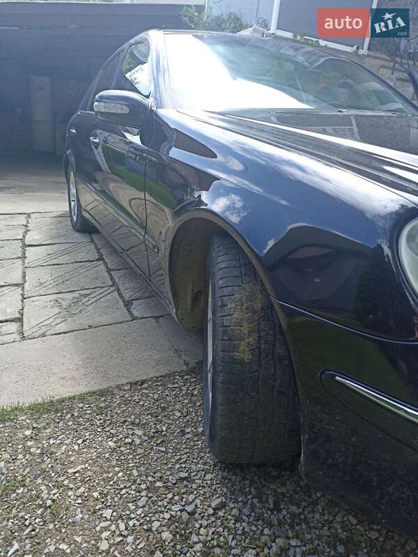 Седан Mercedes-Benz E-Class 2004 в Ивано-Франковске