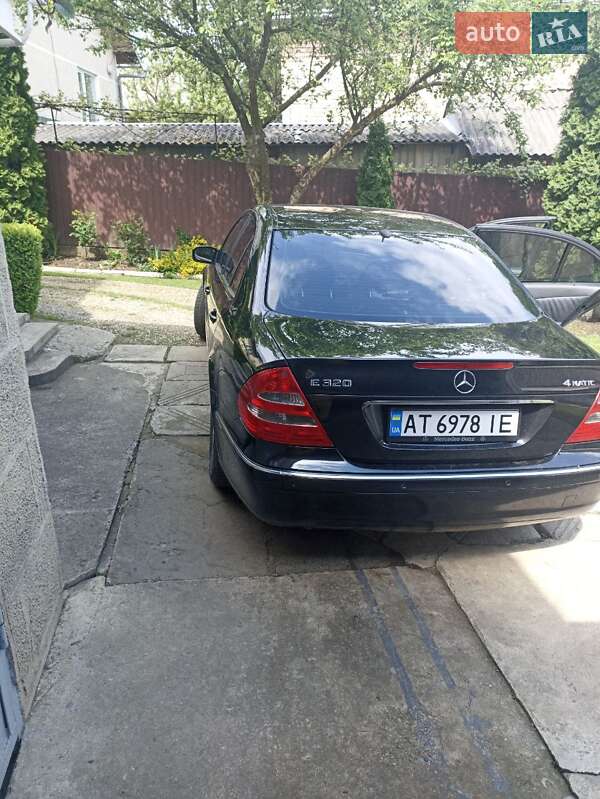 Седан Mercedes-Benz E-Class 2004 в Ивано-Франковске