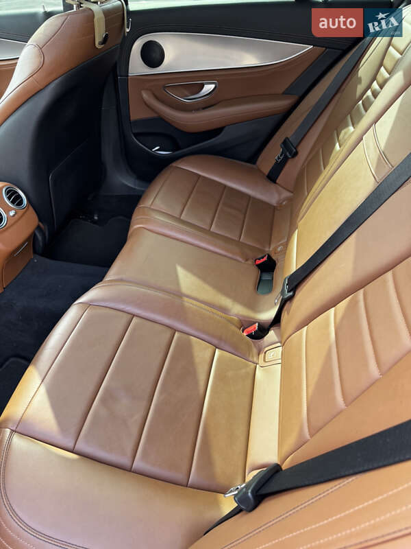 Седан Mercedes-Benz E-Class 2018 в Києві