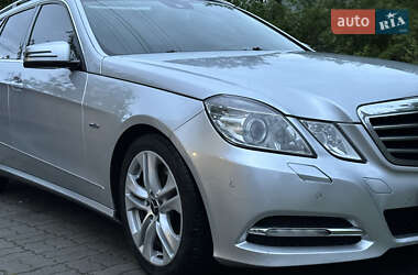 Універсал Mercedes-Benz E-Class 2011 в 