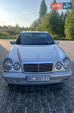 Седан Mercedes-Benz E-Class 1999 в Бориславе