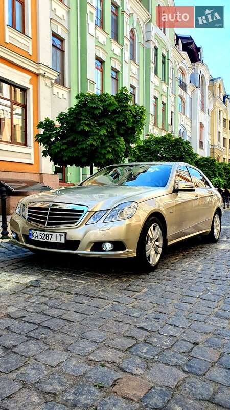 Mercedes-Benz E-Class 2011