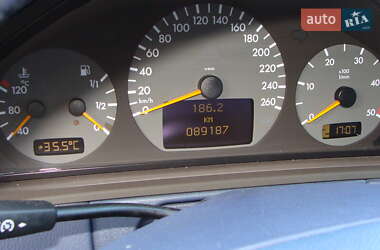 Седан Mercedes-Benz E-Class 2001 в Прилуках