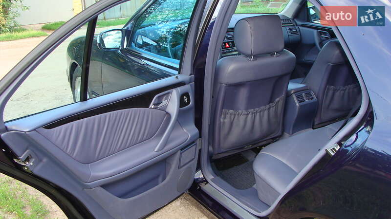Седан Mercedes-Benz E-Class 2001 в Прилуках