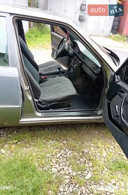 Седан Mercedes-Benz E-Class 1989 в 