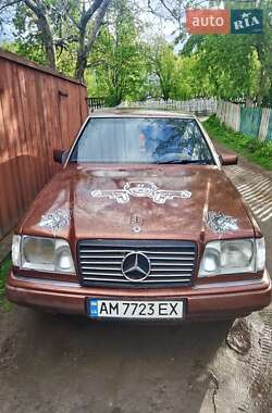 Седан Mercedes-Benz E-Class 1993 в 
