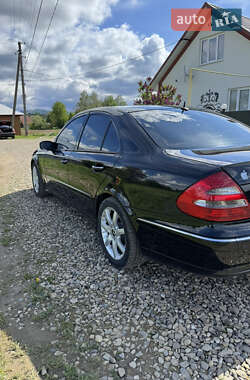 Седан Mercedes-Benz E-Class 2004 в 