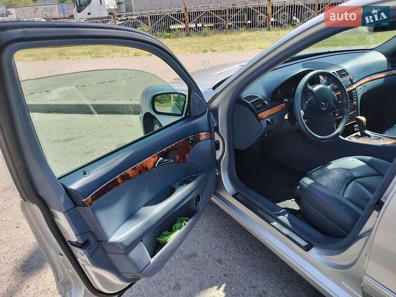 Седан Mercedes-Benz E-Class 2005 в Запорожье