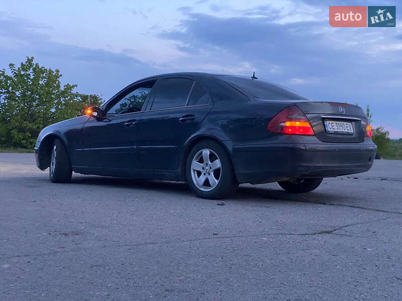 Седан Mercedes-Benz E-Class 2002 в Хмельницком