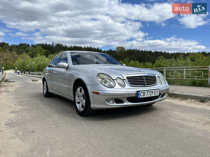 Седан Mercedes-Benz E-Class 2002 в 
