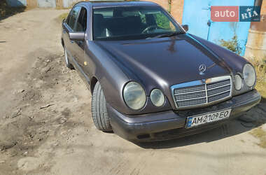 Седан Mercedes-Benz E-Class 1995 в 