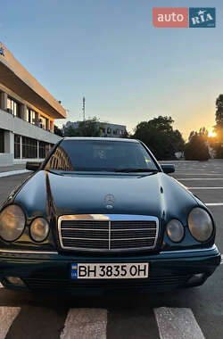 Седан Mercedes-Benz E-Class 1997 в 