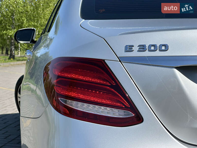 Седан Mercedes-Benz E-Class 2019 в Дрогобичі
