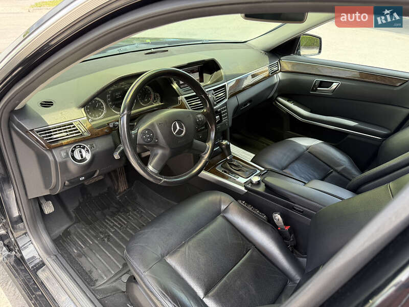 Седан Mercedes-Benz E-Class 2013 в Кременце