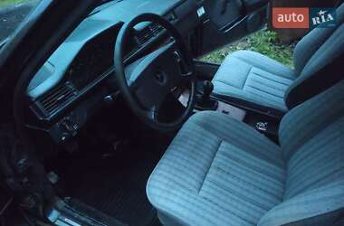 Седан Mercedes-Benz E-Class 1988 в 