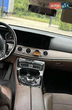 Седан Mercedes-Benz E-Class 2016 в 