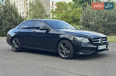 Седан Mercedes-Benz E-Class 2017 в 