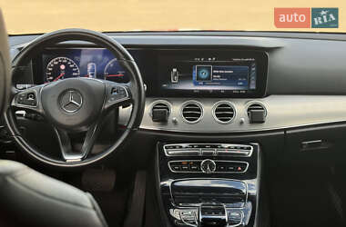 Седан Mercedes-Benz E-Class 2017 в 