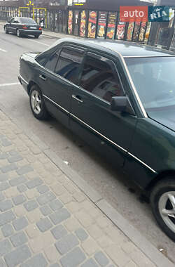 Седан Mercedes-Benz E-Class 1987 в 