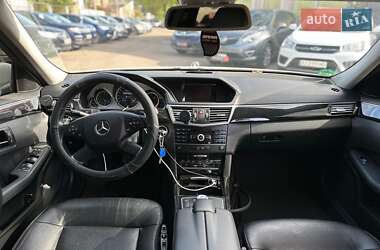Седан Mercedes-Benz E-Class 2011 в 