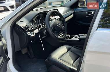 Седан Mercedes-Benz E-Class 2011 в 